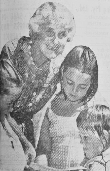 Mrs Thelma Randals with her grandchildren Vicki, Michelle and Janine Knight
