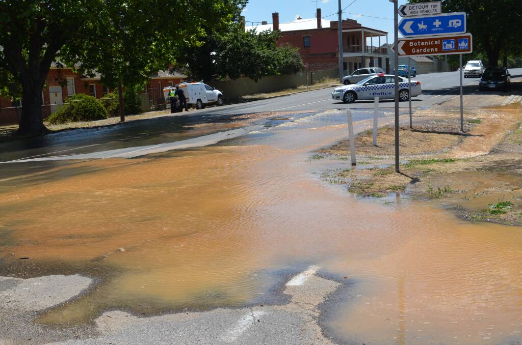 Coliban Water restores burst Castlemaine pipe