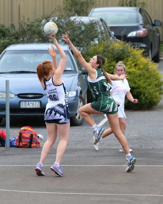 TAKING AIM: Strathfieldsaye shooter Katie Hepburn has a shot on goal.