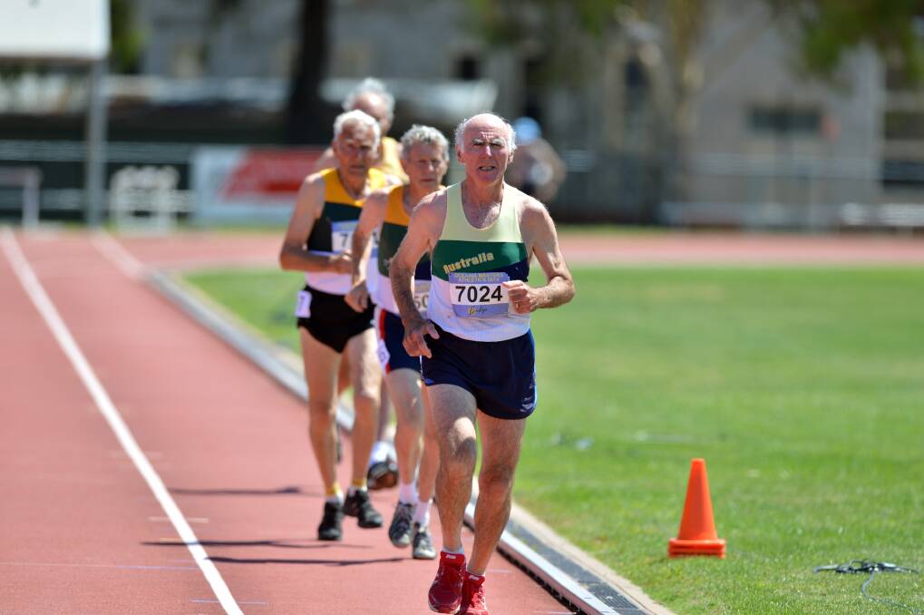 Bob Schickert in the 1500m. Picture: BRENDAN McCARTHY
