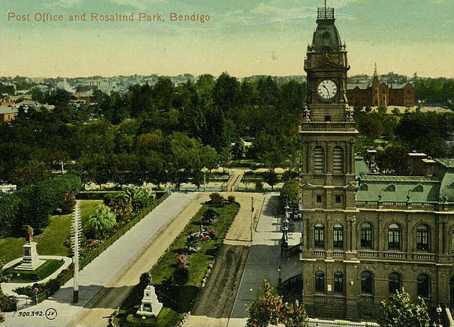 An undated postcard shows Bendigo's Old Post Office and Rosalind Park.