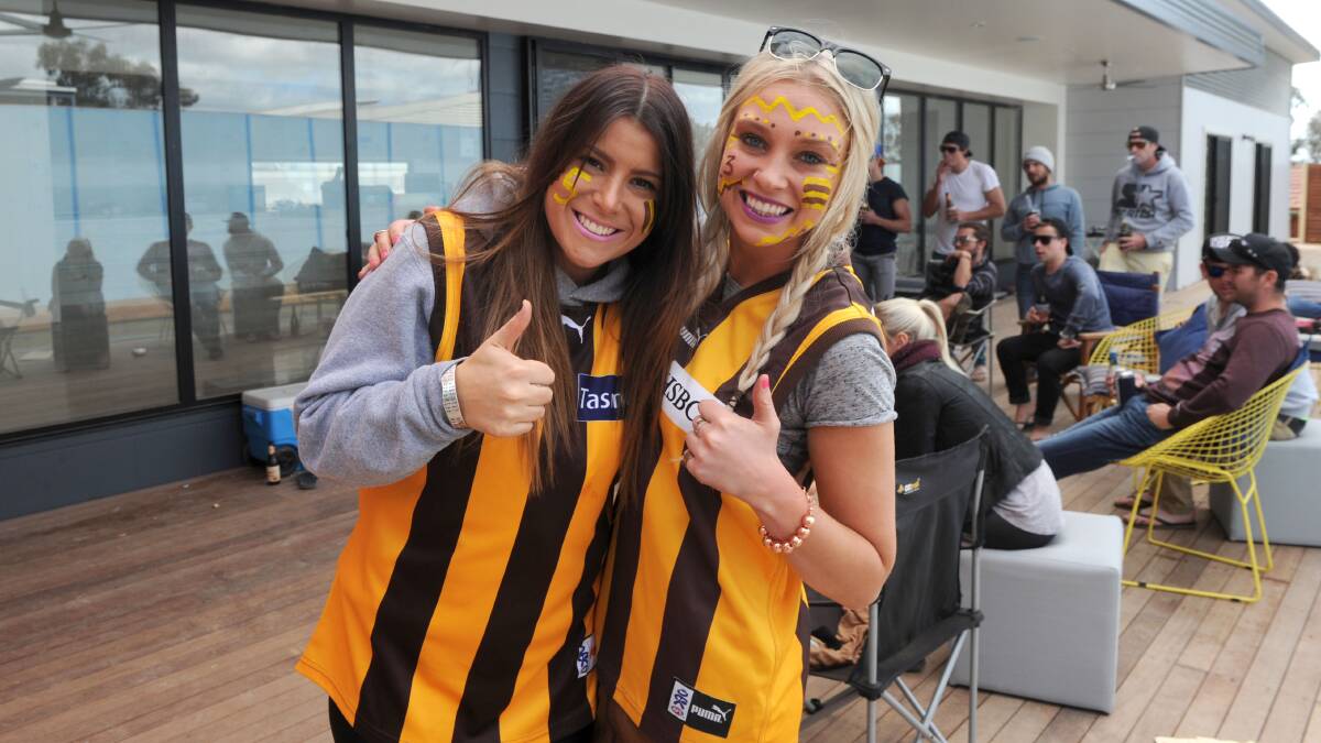 Raych Findlay and Elise Hore enjoyed grandfinal day at a house party.  Picture: JODIE DONNELLAN 