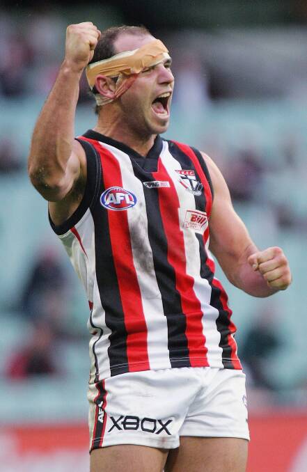 Kicking a goal for the Saints against the Bulldogs in 2005. Picture: GETTY IMAGES