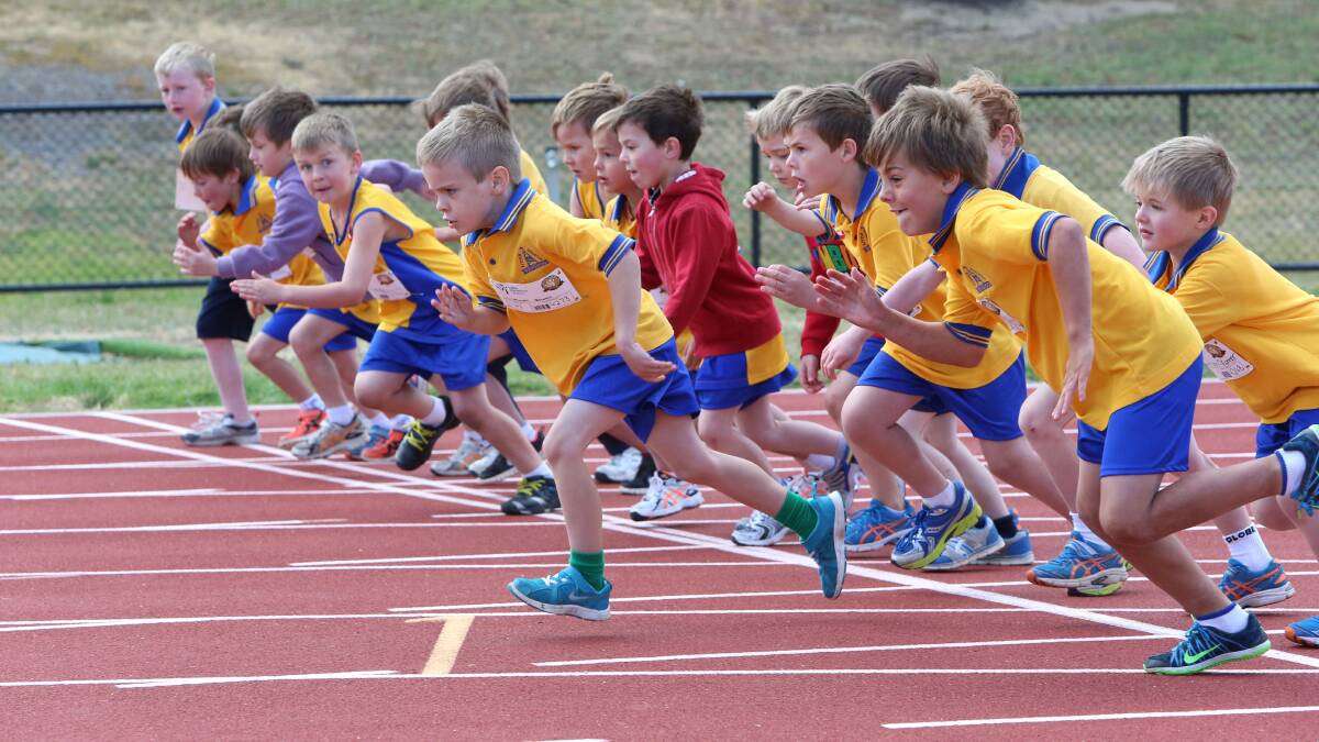 Little Athletics action at Flora Hill Athletics Complex.
Lachlan Bowen taks the early lead in the U7 300 metres.
Picture: PETER WEAVING
091113