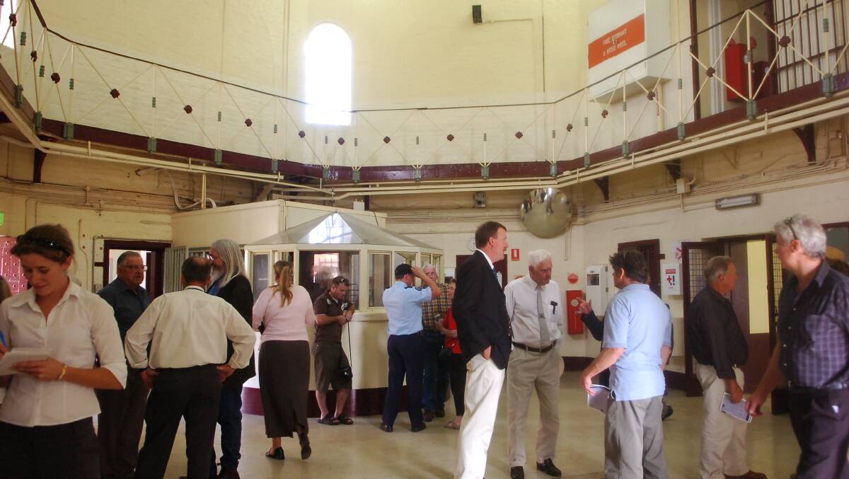 Bendigo Prison decommision - People allowed in to look around.
Pic ; LAURA SCOTT.
