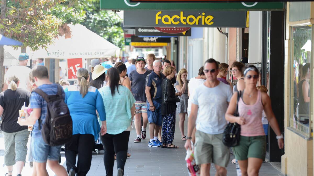 Gallery: Bendigo shoppers find Boxing Day bargains