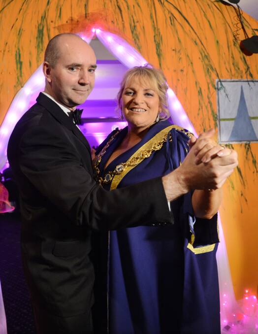 JUST DANCE: Martin and Lisa Ruffell. Picture: JULIE HOUGH