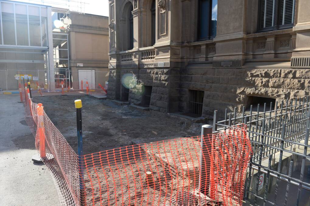 A magistrate says the loss of on-site car parks at the Bendigo courthouse as part of a multi-million dollar redevelopment could put court staff at risk.