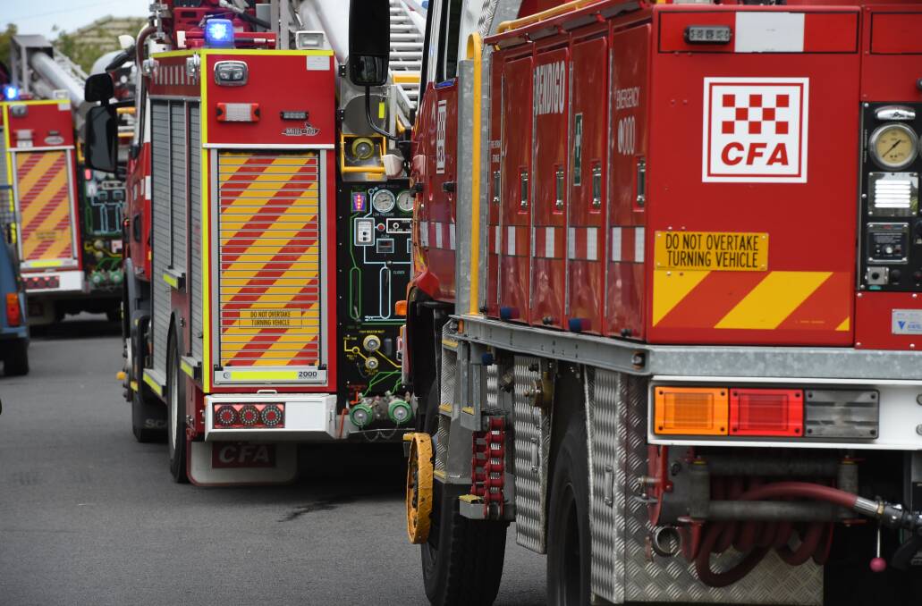 Crews contain grass fire in Kyneton