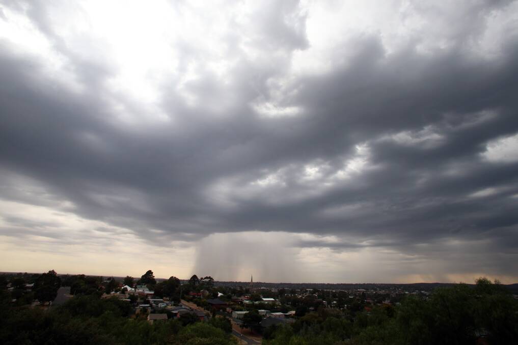 Storm front about to come through Bendigo. Picture: GLENN DANIELS