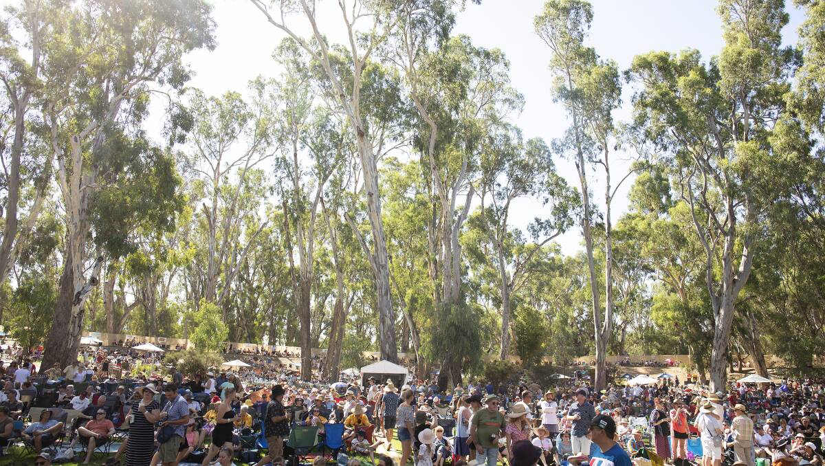 SUNNY DAYS: Crowds enjoy a day at an Echuca Riverboat Festival. Picture: Benjamin Fraser