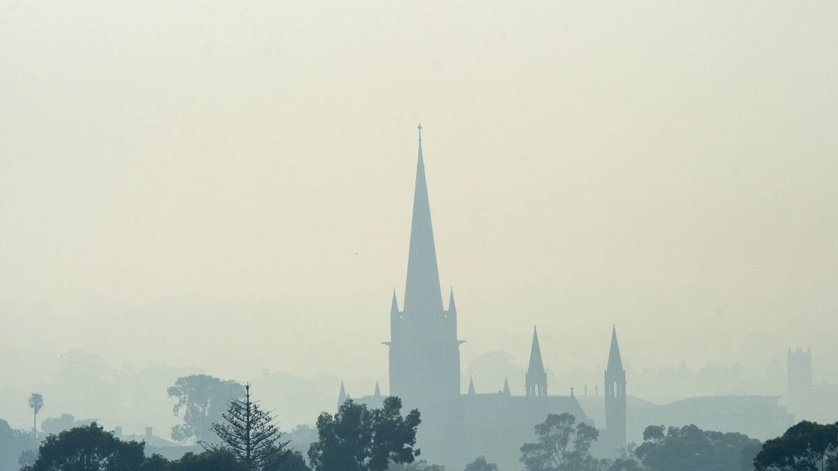 Bushfire smoke in Bendigo on January 15. Picture: DARREN HOWE