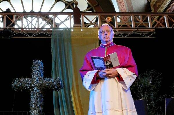 New bishop Les Tomlinson.