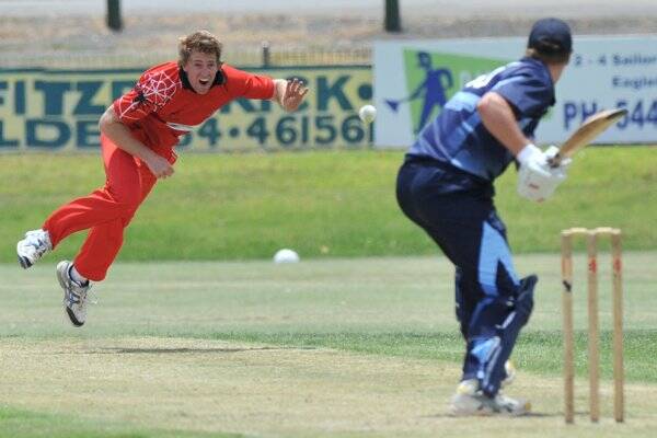 on the spot: Bendigo United’s Marcus Smalley bowls in the first XI clash at Eaglehawk.   Picture: BRENDAN McCARTHY