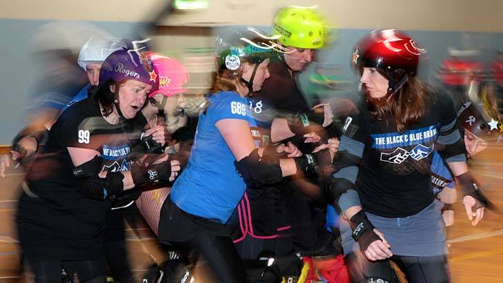 New breed of blade runners … a roller derby craze is catching on as these teams from the Blue Mountains and western Sydney take their training seriously in Penrith.