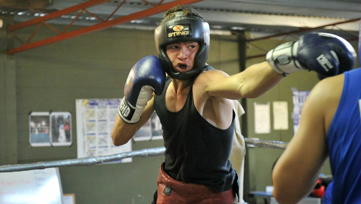 FOCUSED: Blake Broughton spars with Ezra White at the California Gully gym.     Picture: JODIE DONNELLAN 