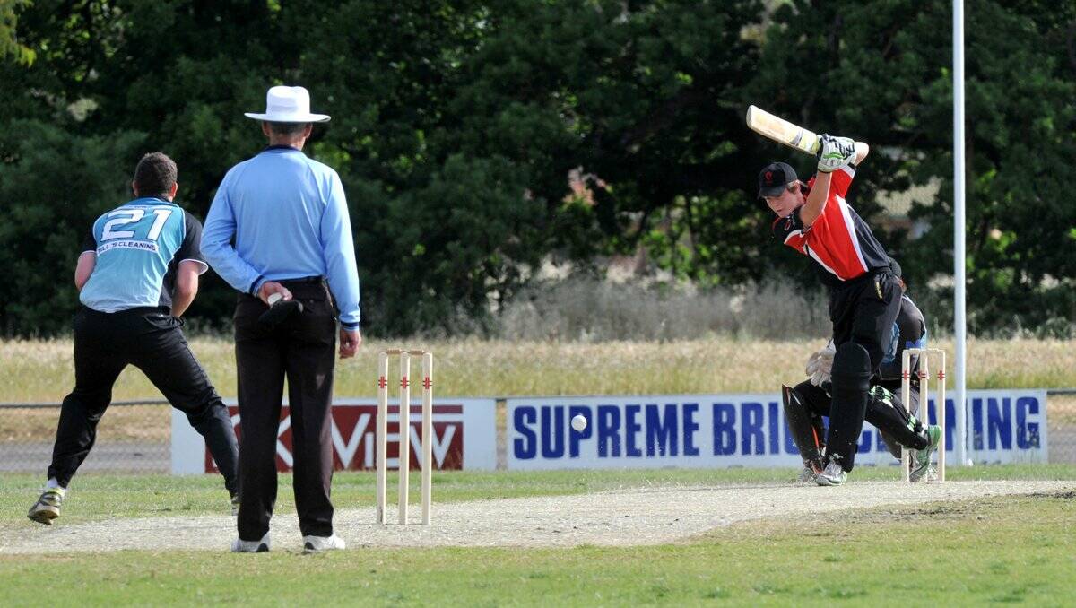 BIG HIT: White Hills’ batsman David Blume against Huntly-North Epsom. Picture: JODIE DONNELLAN