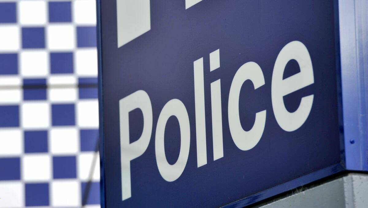Policeman punched in Eaglehawk