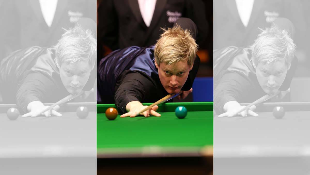 Neil Robertson playing Marcus Campbell at Australian Goldfields Open.