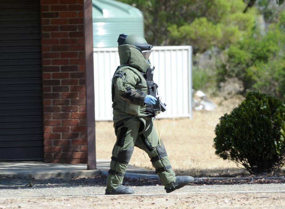 EXPERT: A bomb technician was called in to detonate a bomb found in Bendigo on Wednesday. Picture: Jodie Donnellan