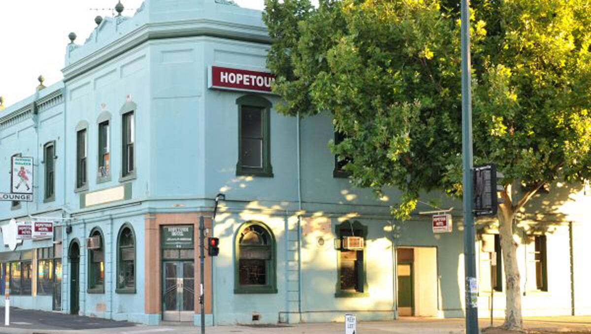 The Hopetoun Hotel in Mitchell Street. 