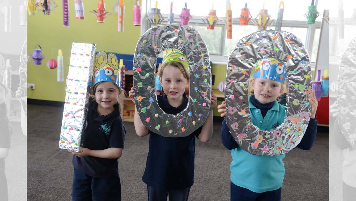 Josephine Gutrale, Ashlee Moore, Piper Krause from California Gully Primary School celebrate 100 days at school as prep students.  Picture: Jim Aldersey
