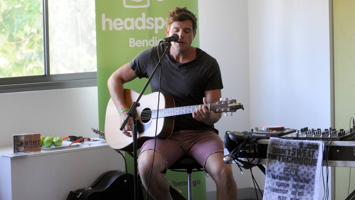 Bendigo musician Taylor Hocking performs at Bendigo headspace. Picture: Jodie Donnellan