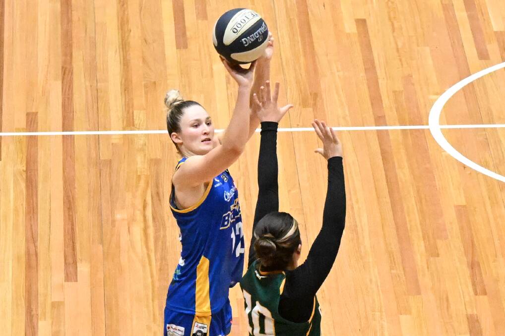 Amy Atwell had two big games for the Bendigo Braves women. Picture by Darren Howe